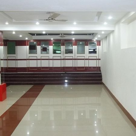 Hotel Tribhuvan 兰契 外观 照片