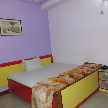 Hotel Tribhuvan 兰契 外观 照片