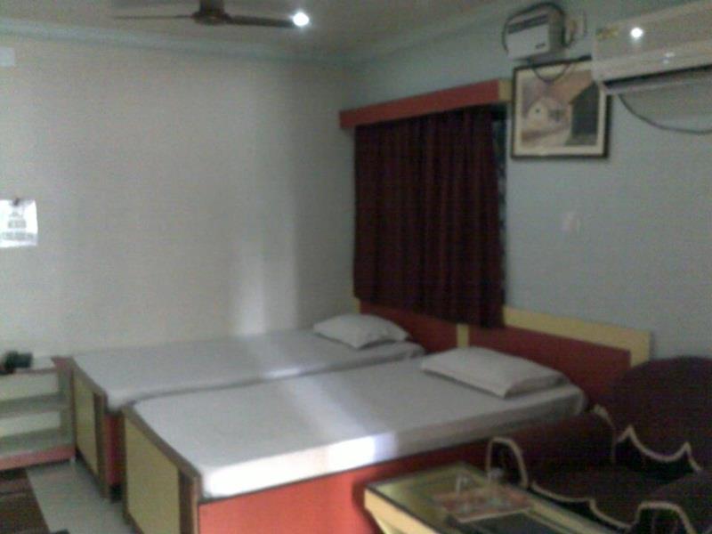 Hotel Tribhuvan 兰契 外观 照片
