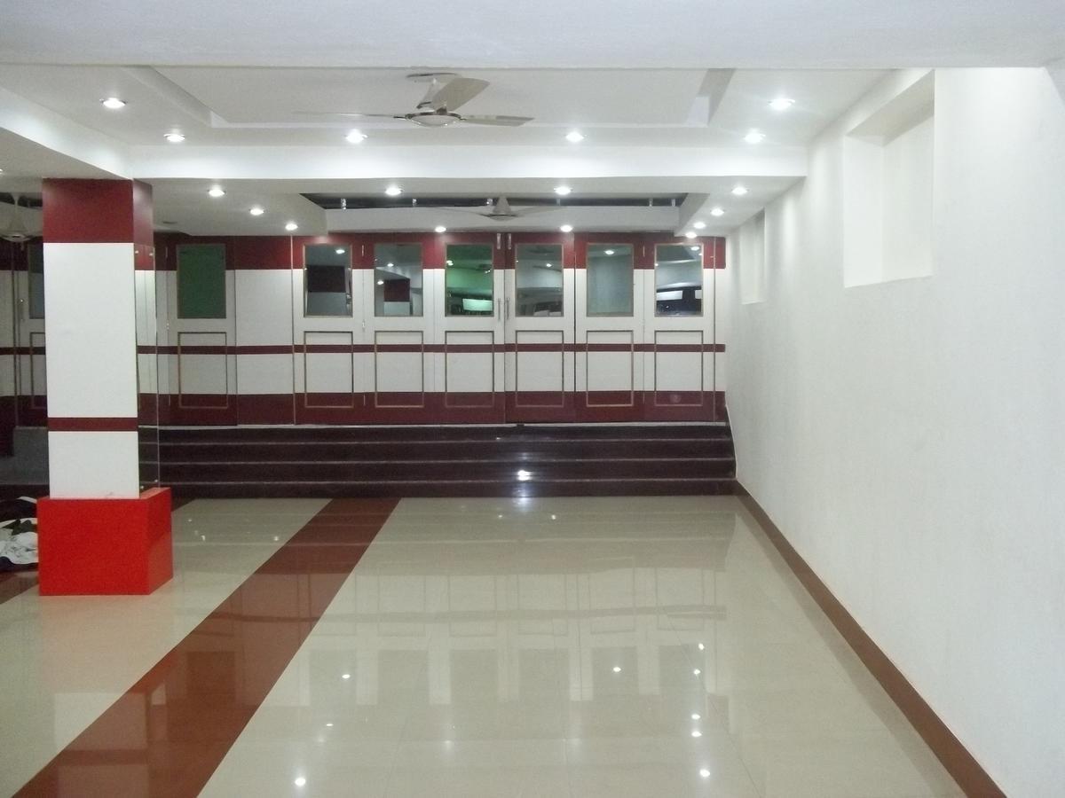 Hotel Tribhuvan 兰契 外观 照片