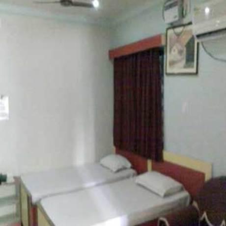 Hotel Tribhuvan 兰契 外观 照片