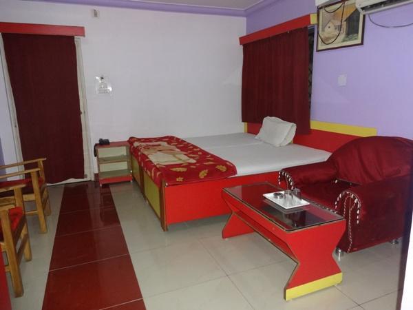Hotel Tribhuvan 兰契 外观 照片